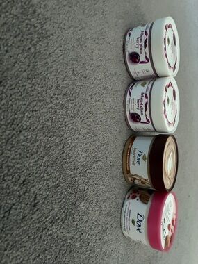 Dove Nourishing Body Scrub in Pink and Brown - Exfoliating & Hydrating